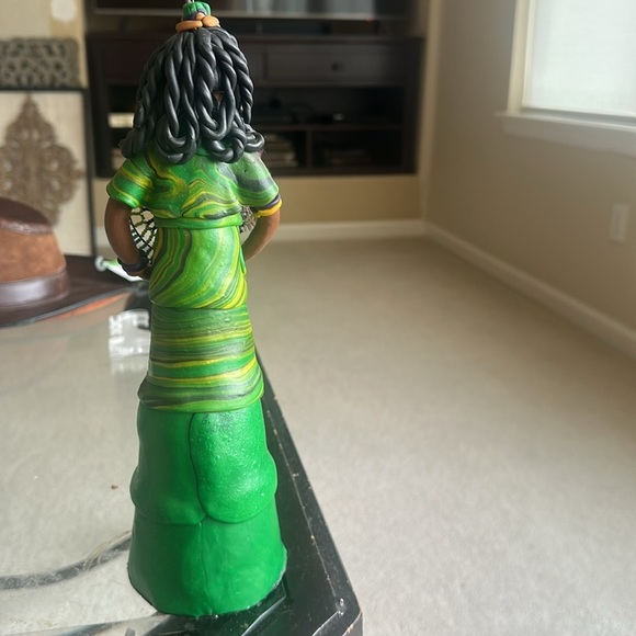 Handcrafted Native American Woman with braided hair sculpture  - G. Pima 1997 - Picture 3 of 10